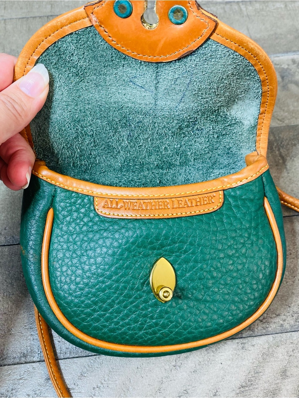 Vintage Dooney & Bourke AWL Ivy Green Leather Mini Cavalry Crossbody Belt Bag - Picture 10 of 11